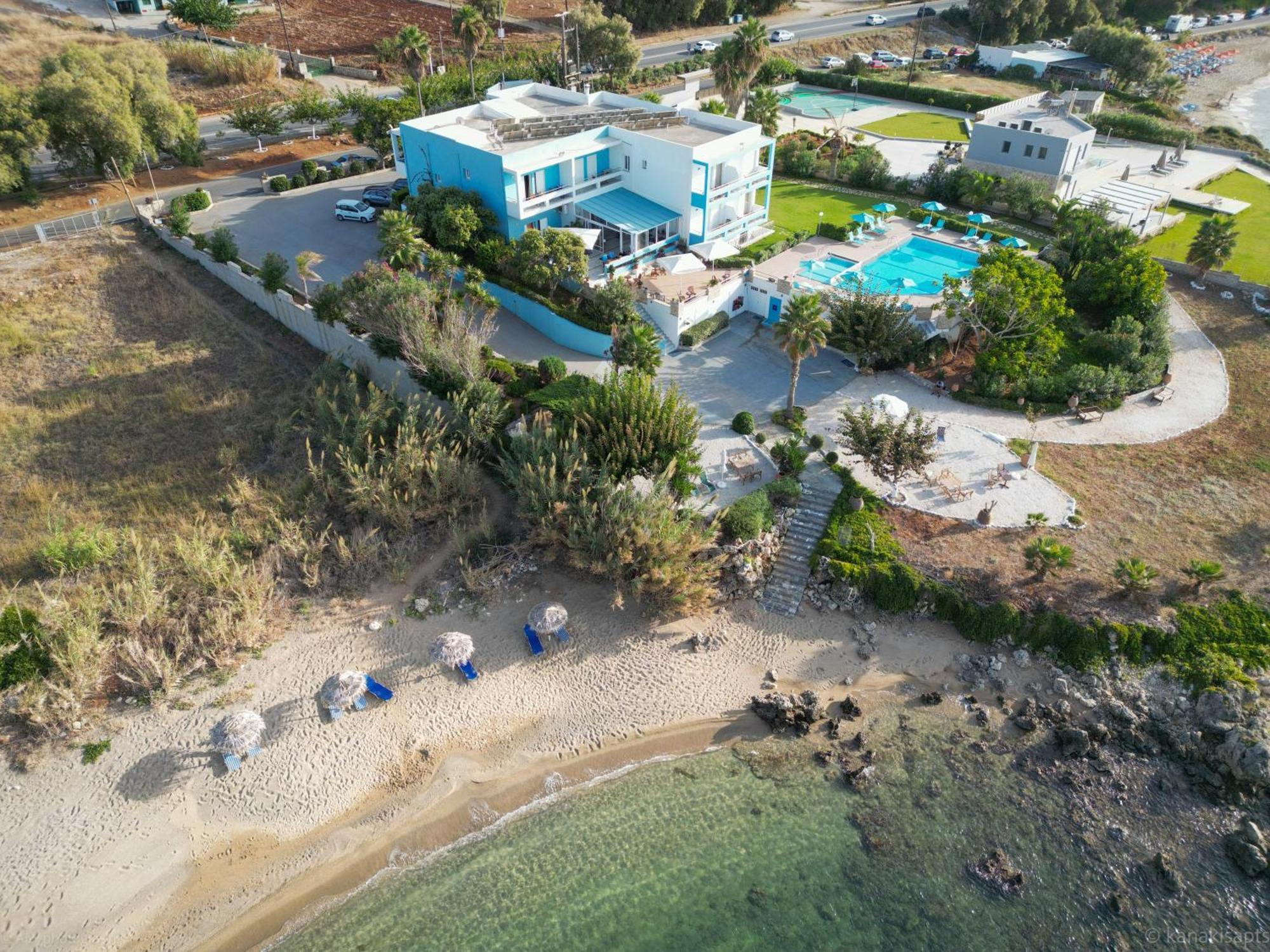 Kanakis Blue Beach Apartments Petres  Екстер'єр фото
