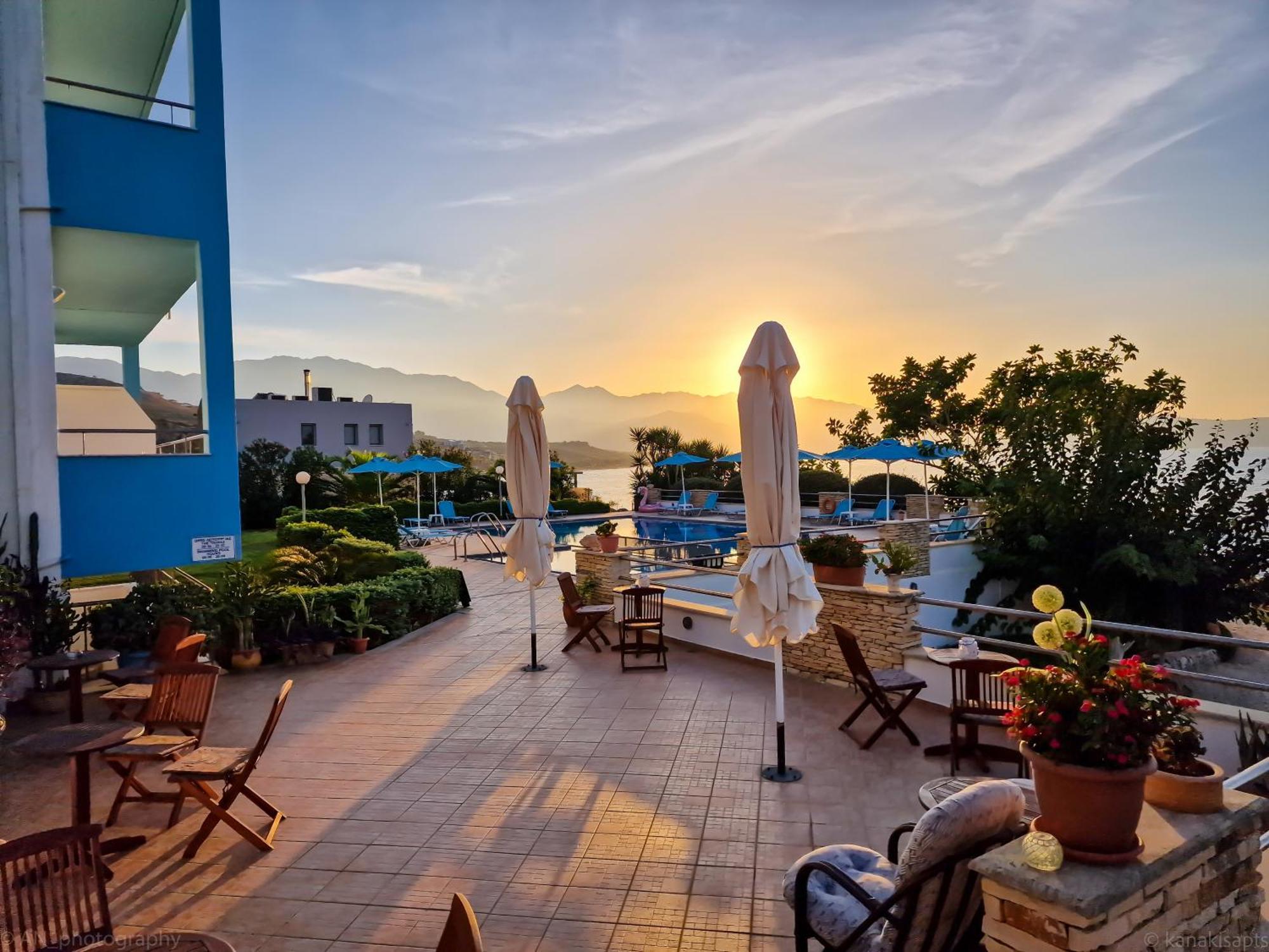 Kanakis Blue Beach Apartments Petres  Екстер'єр фото