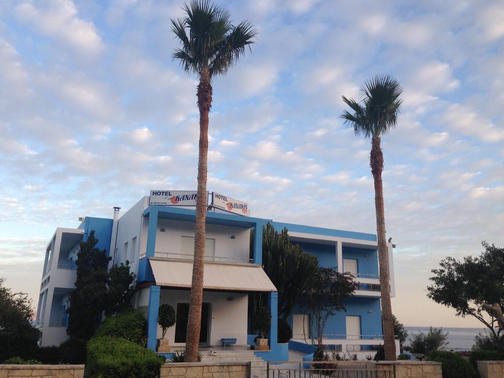 Kanakis Blue Beach Apartments Petres  Екстер'єр фото