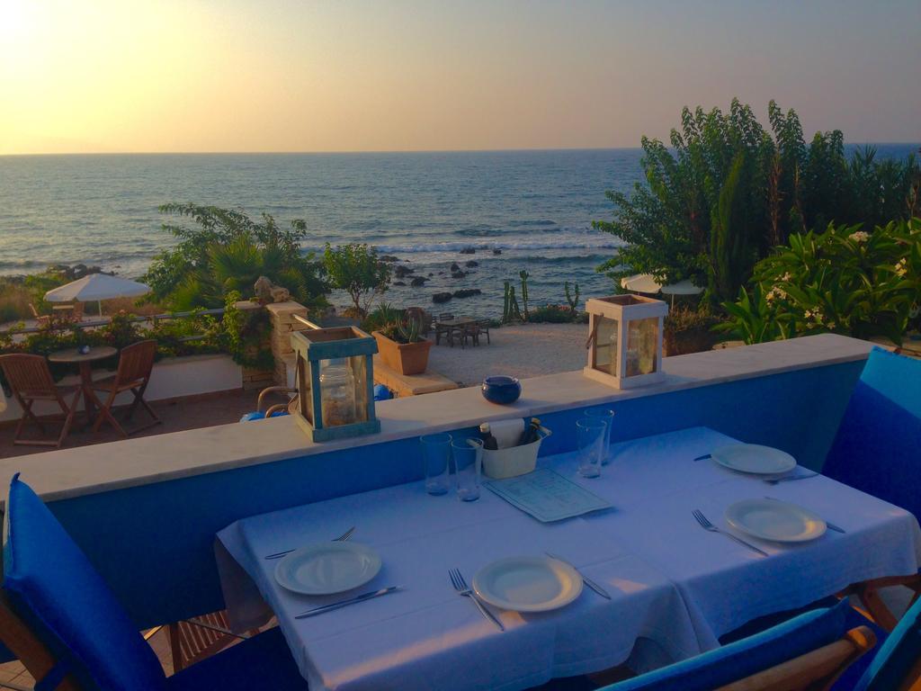 Kanakis Blue Beach Apartments Petres  Екстер'єр фото